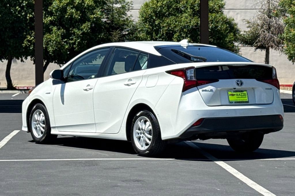 Used 2020 Toyota Prius LE FWD image 3