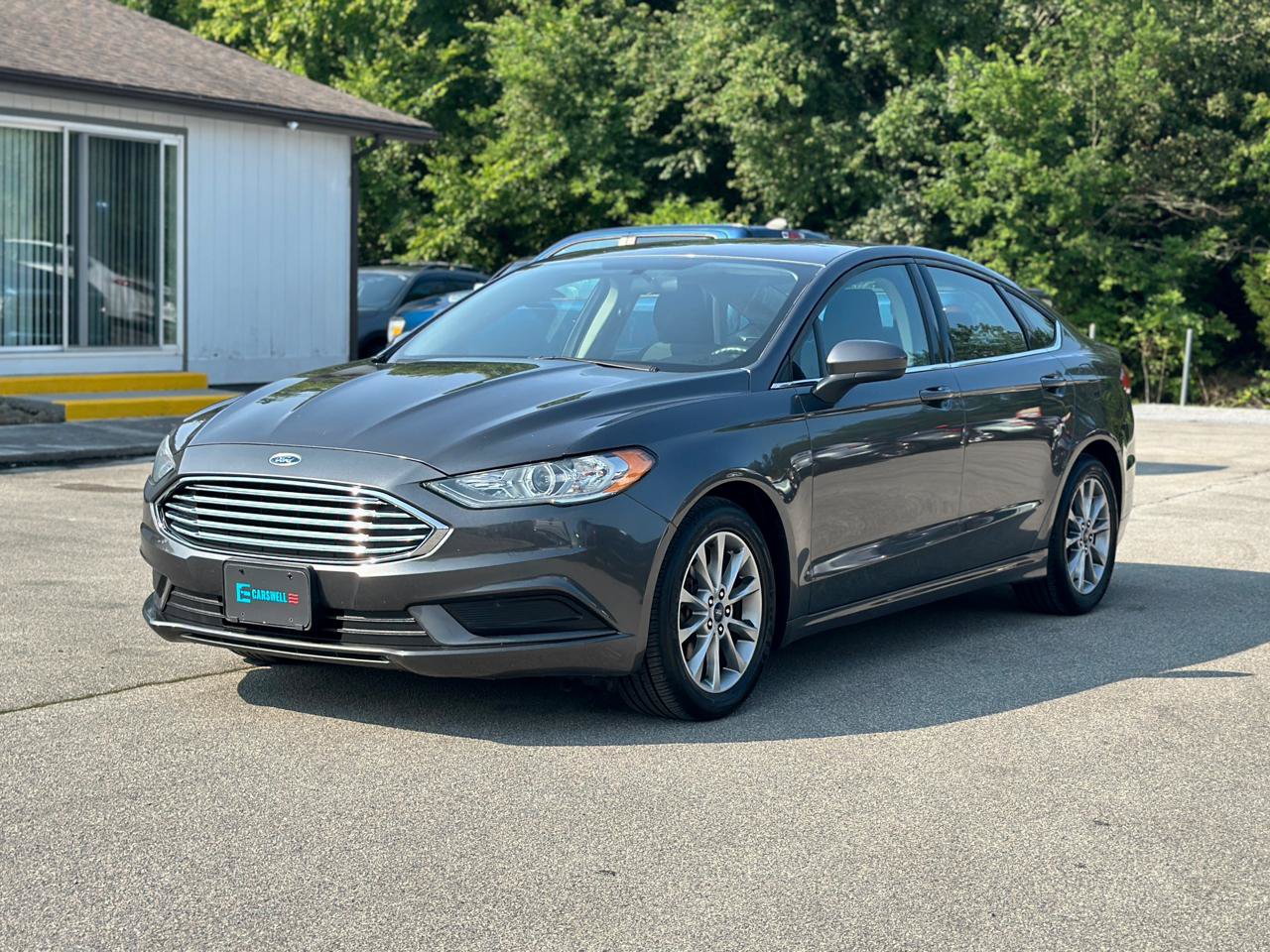 Used 2017 Ford Fusion SE w/ Fusion SE Technology Package FWD image 15