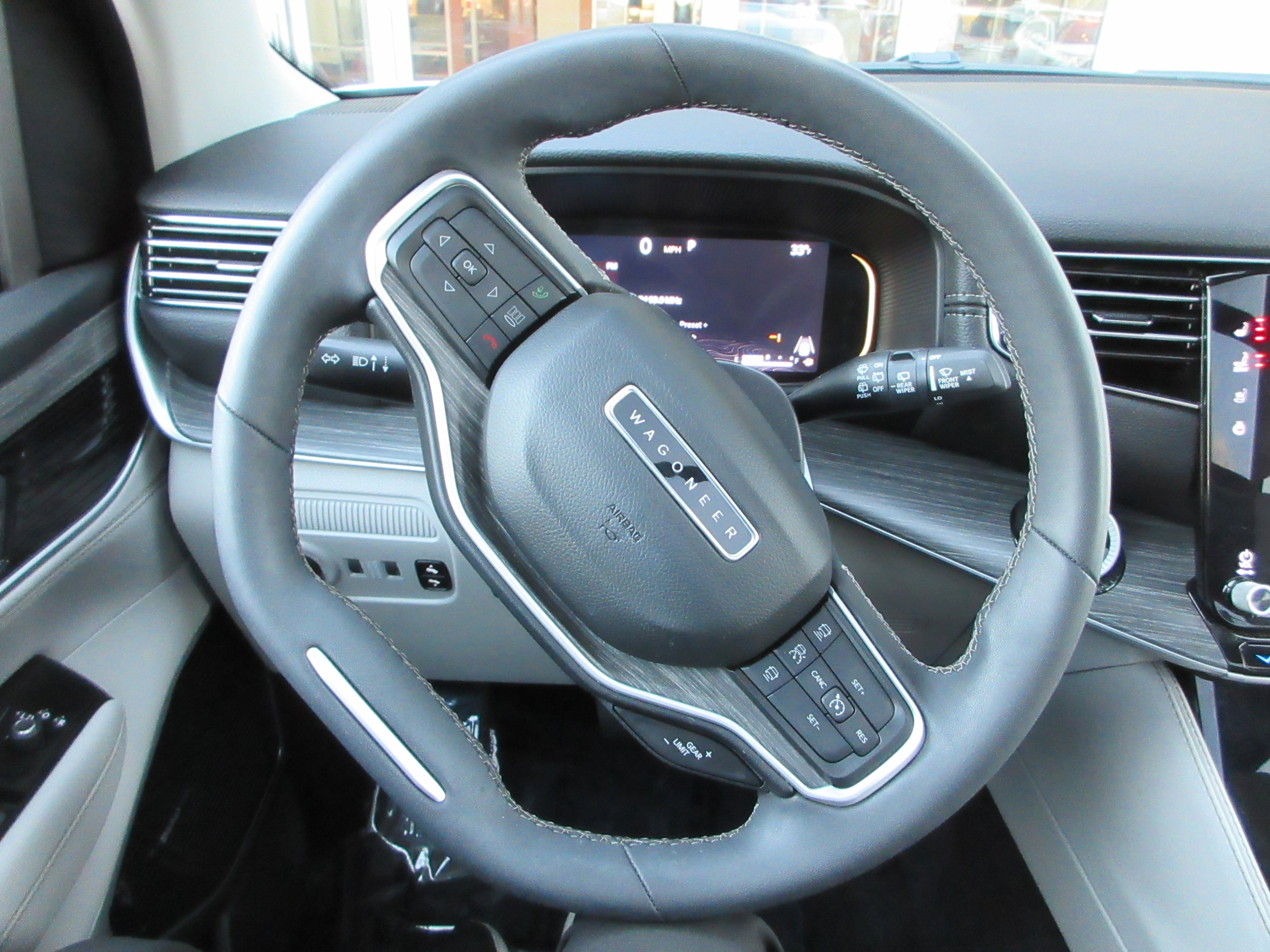 Used 2023 Jeep Wagoneer L Series III w/ Premium Group I image 42