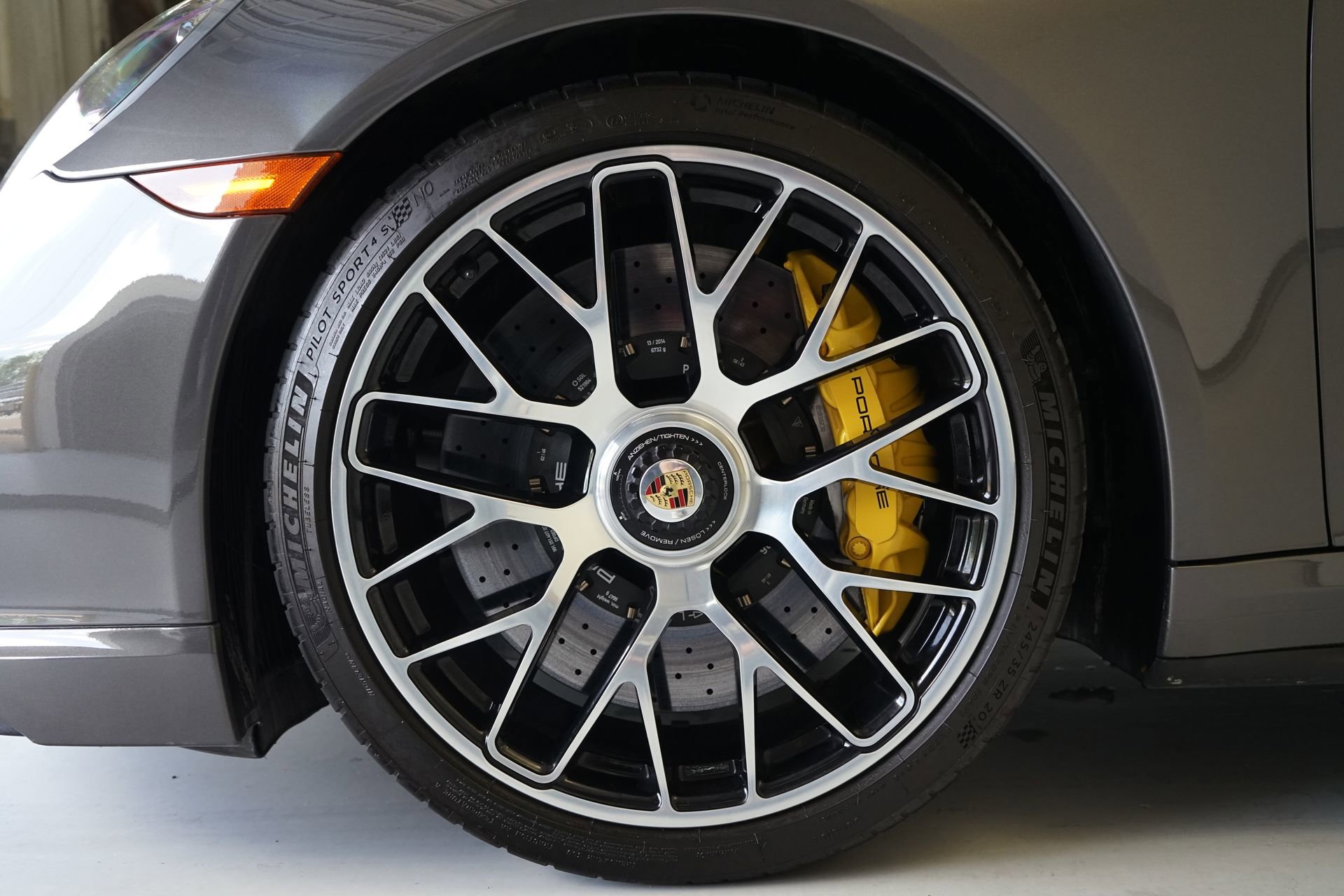 Used 2014 Porsche 911 Turbo S image 30