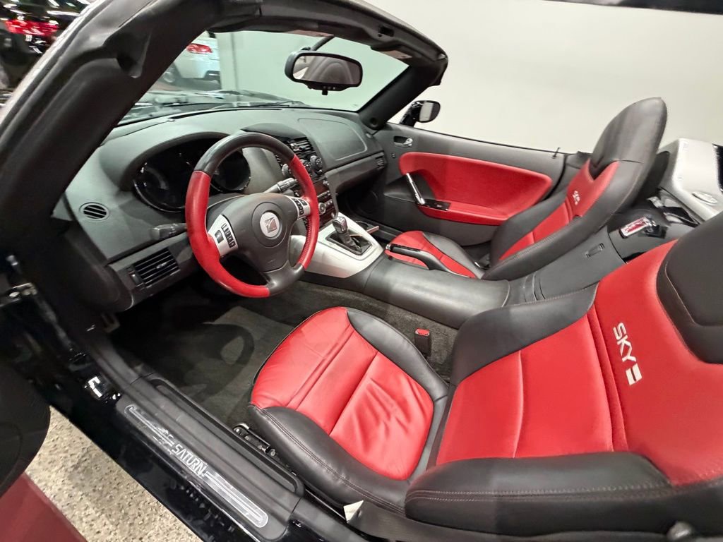 Used 2008 Saturn Sky Red Line RWD image 27