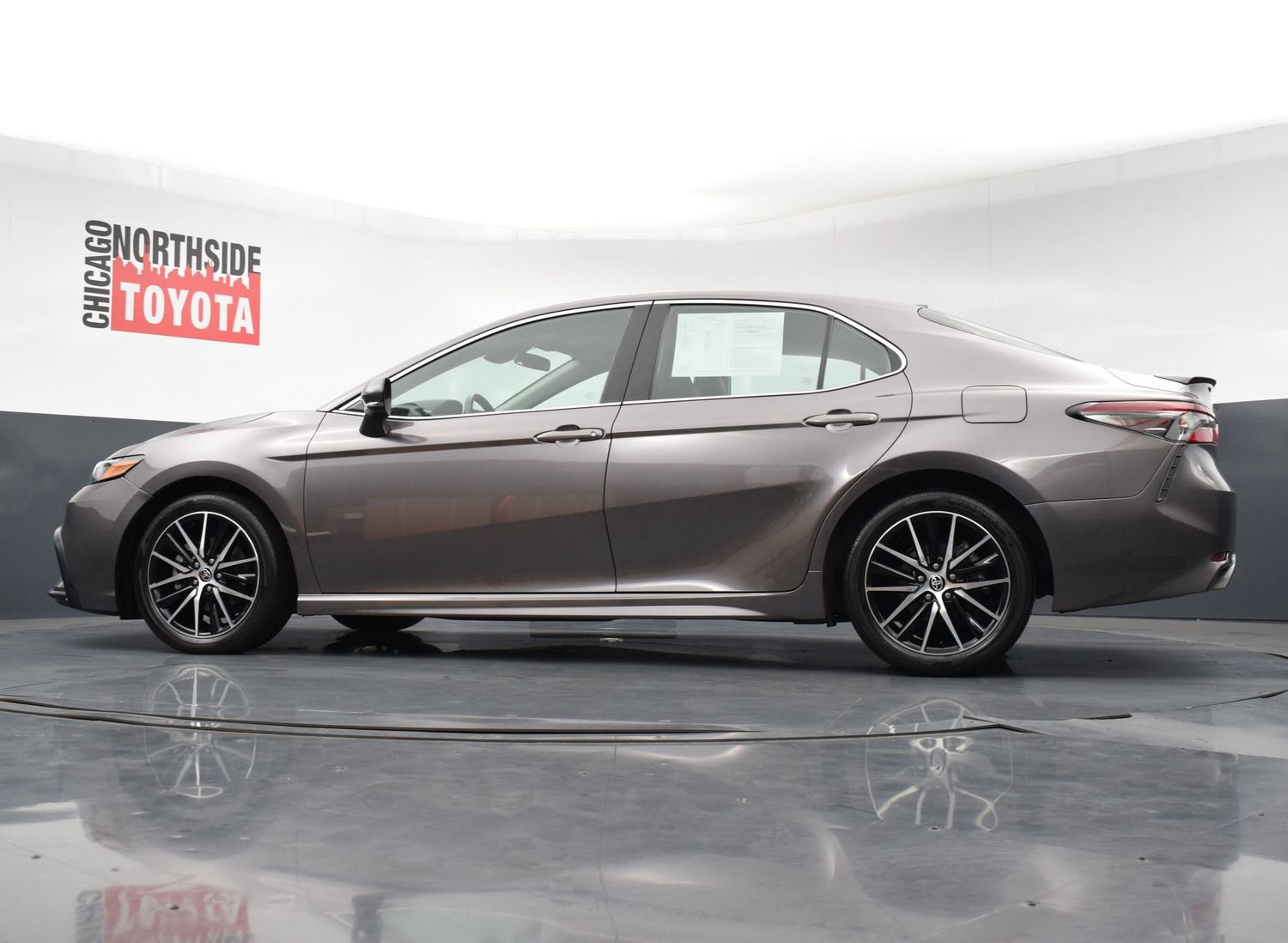 Used 2023 Toyota Camry SE AWD/4WD image 25
