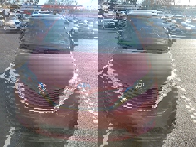 Used 2015 Toyota Sienna LE image 2