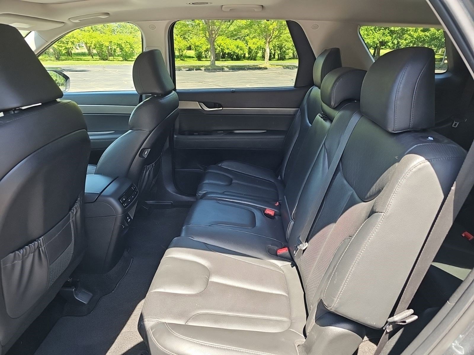 Used 2022 Hyundai Palisade SEL w/ 8P Bench Seat Package AWD/4WD image 17