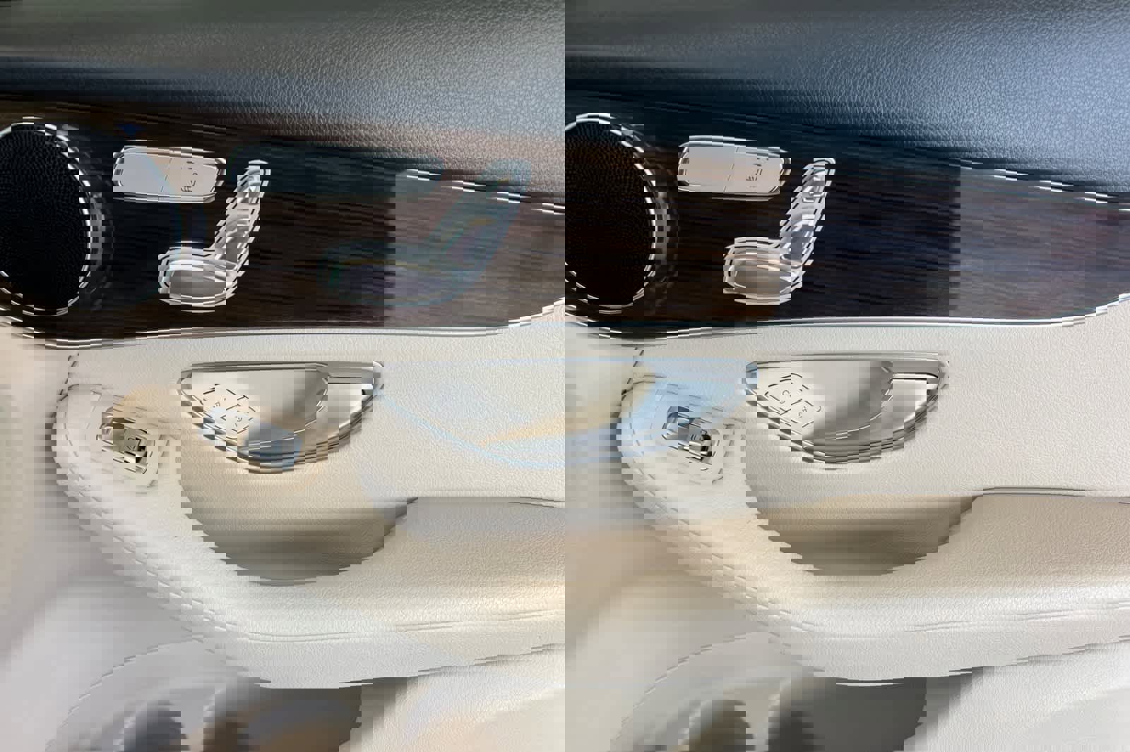 Used 2021 Mercedes-Benz GLC 300 4MATIC image 19