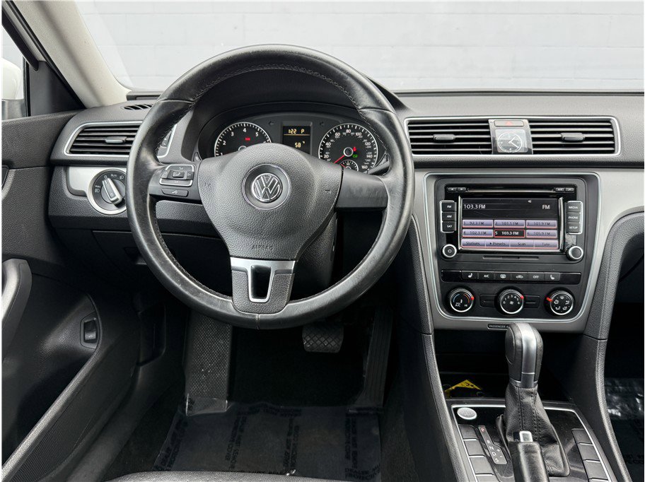 Used 2015 Volkswagen Passat 1.8T Limited Edition FWD image 14