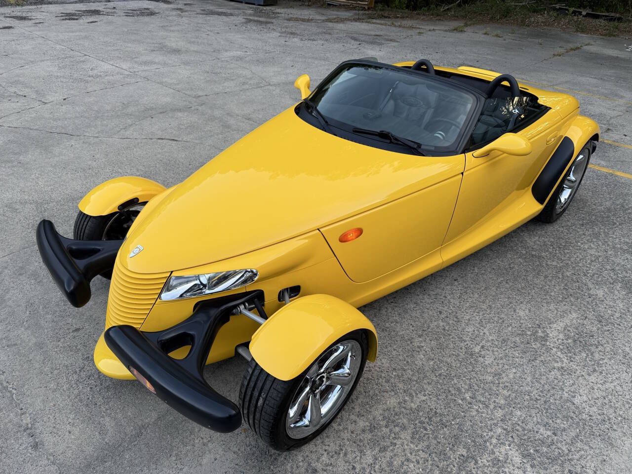 Used 2000 Plymouth Prowler RWD image 1