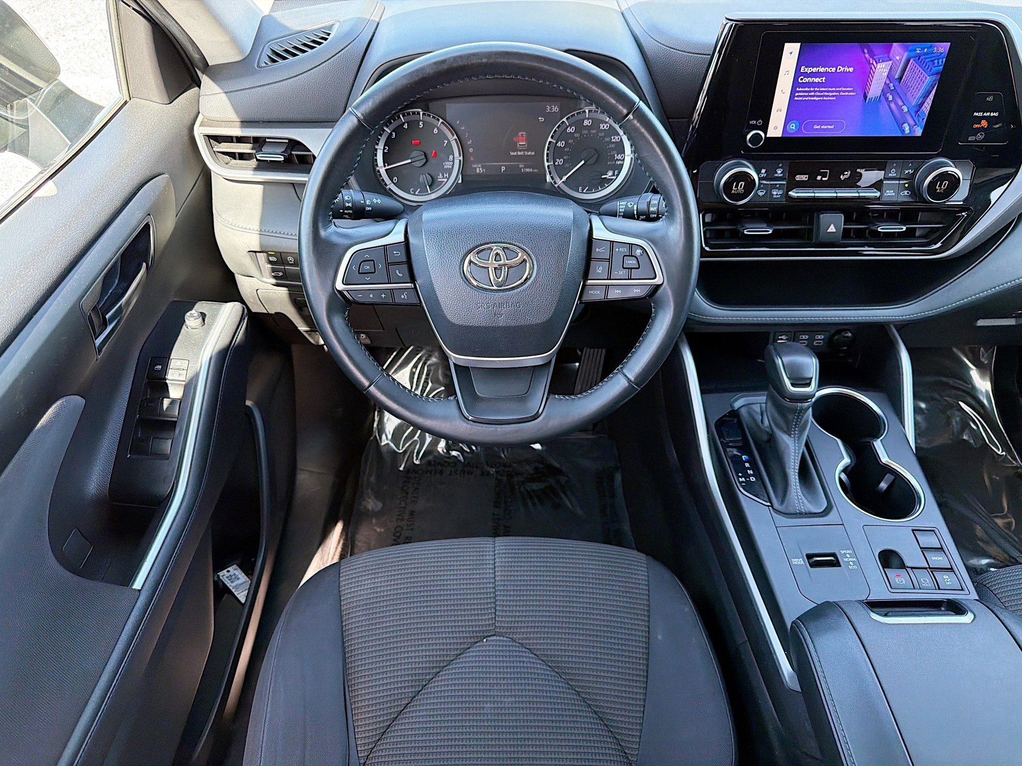 Used 2023 Toyota Highlander LE image 16