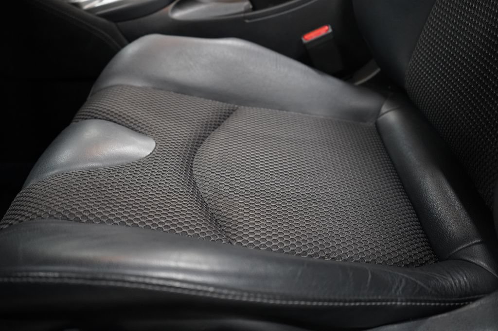 Used 2019 Nissan 370Z Touring RWD image 12