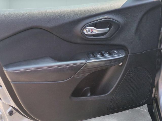 Used 2014 Jeep Cherokee Latitude FWD image 21