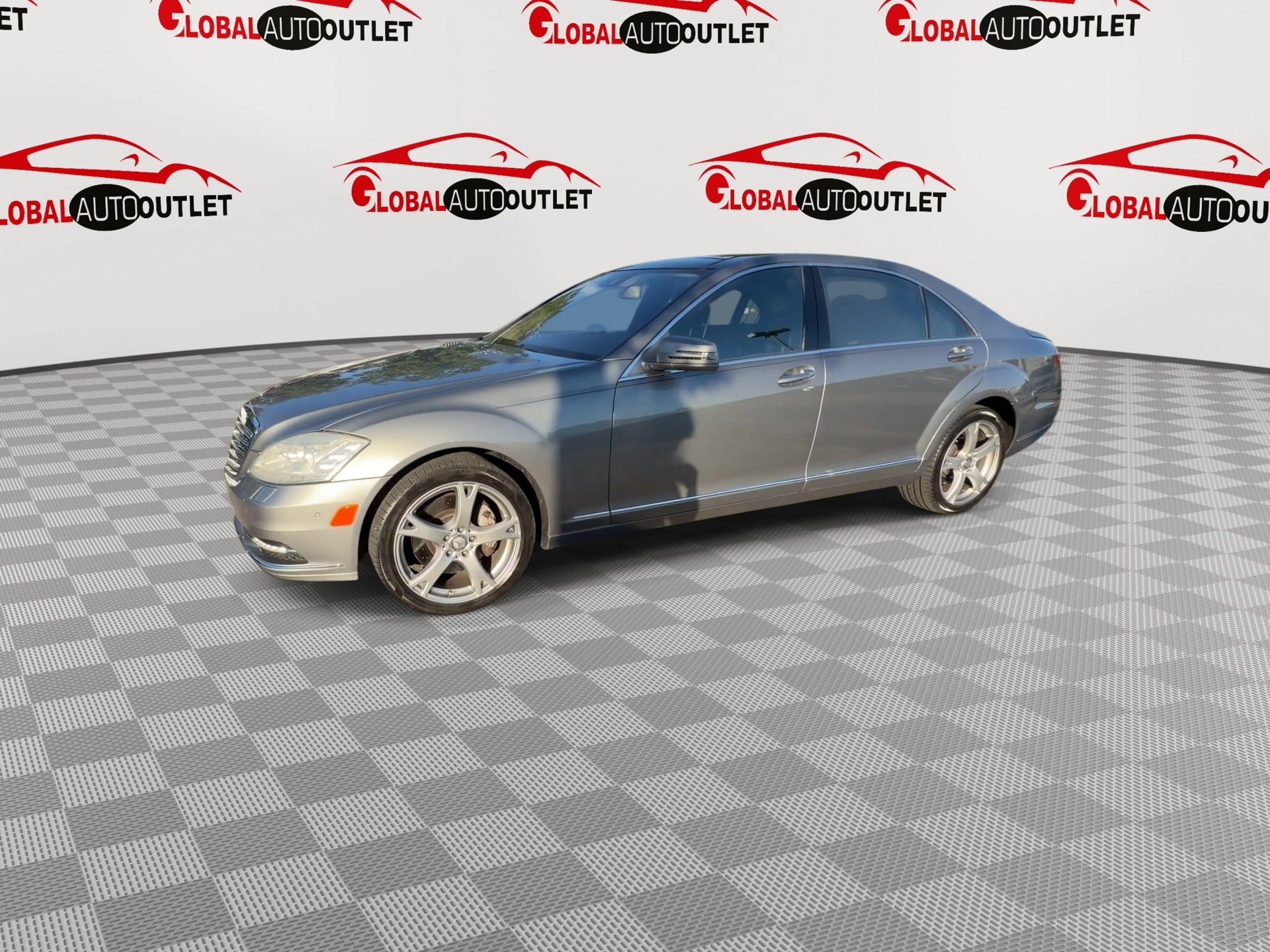Used 2013 Mercedes-Benz S 550 4MATIC image 4