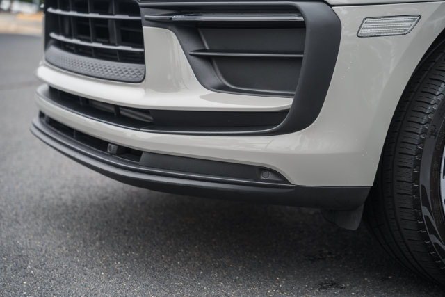 Used 2022 Porsche Macan AWD/4WD image 13