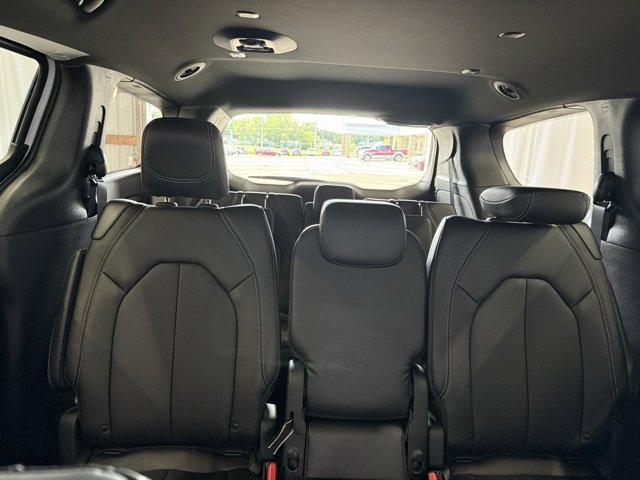 New 2026 Chrysler Pacifica Select image 31