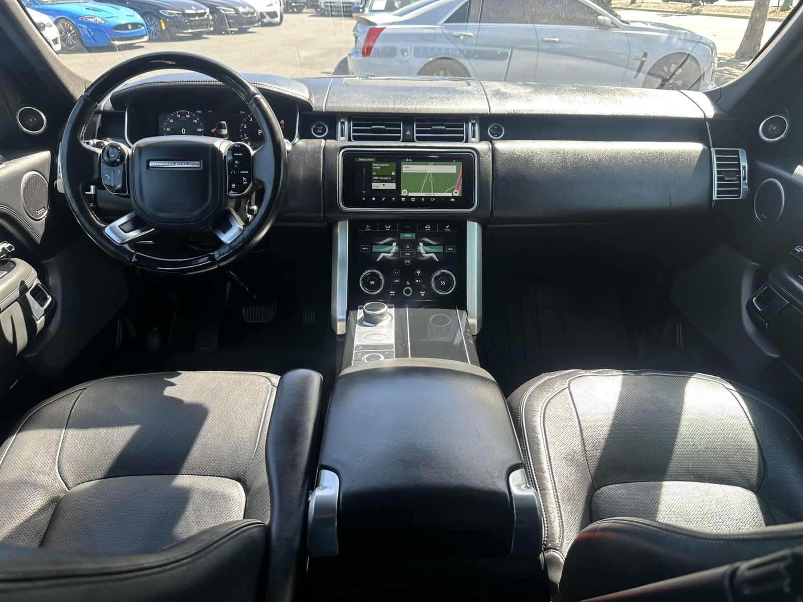 Used 2018 Land Rover Range Rover HSE image 17