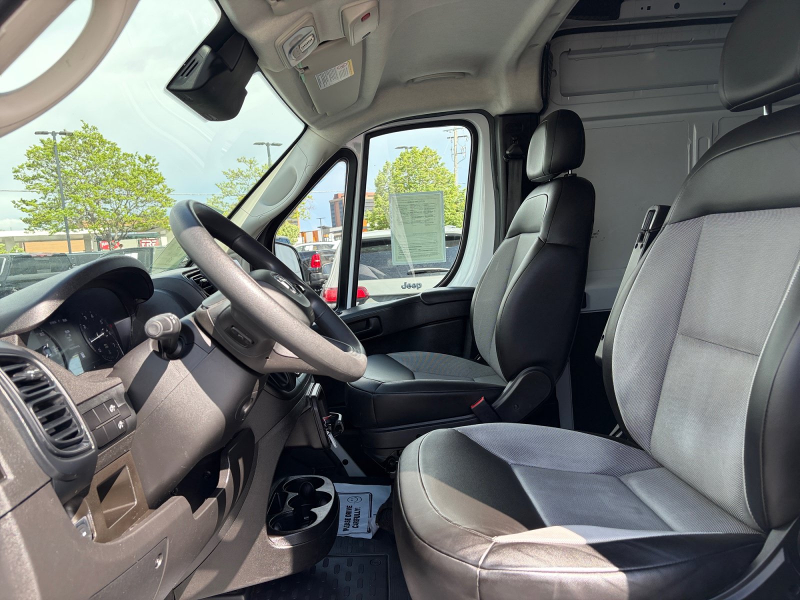 Used 2023 RAM ProMaster 2500 FWD image 12