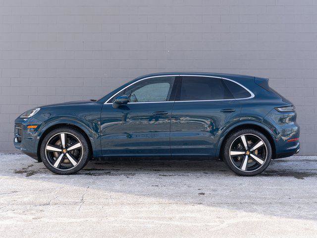 Certified 2025 Porsche Cayenne S AWD/4WD image 2
