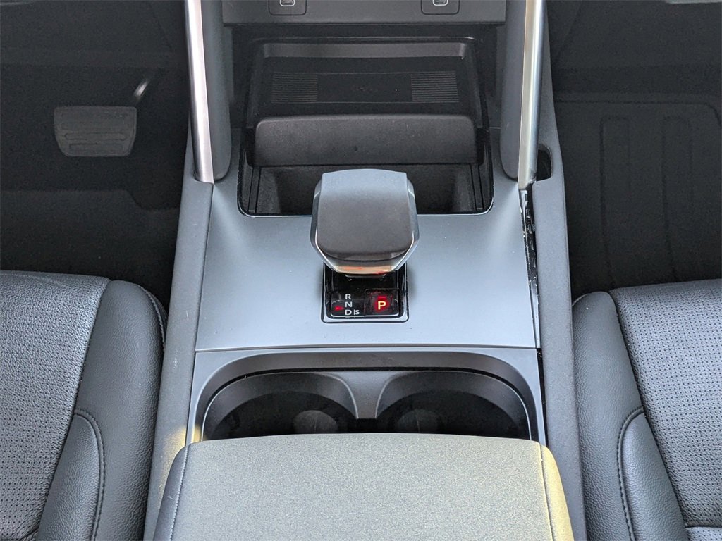 Used 2025 Land Rover Discovery Sport S image 18