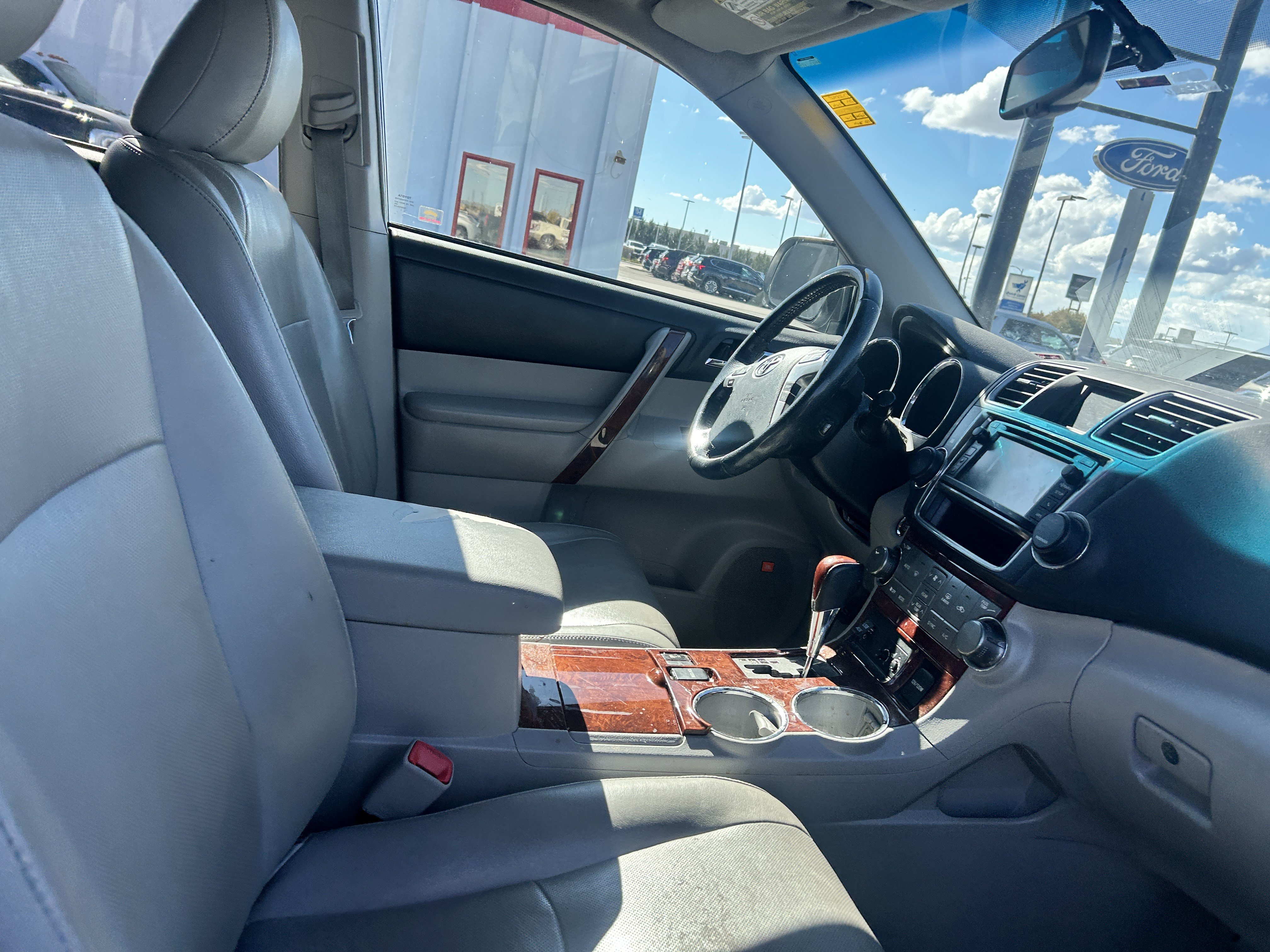 Used 2013 Toyota Highlander Limited AWD/4WD image 12