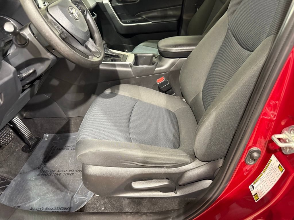 Certified 2023 Toyota RAV4 LE AWD/4WD image 14