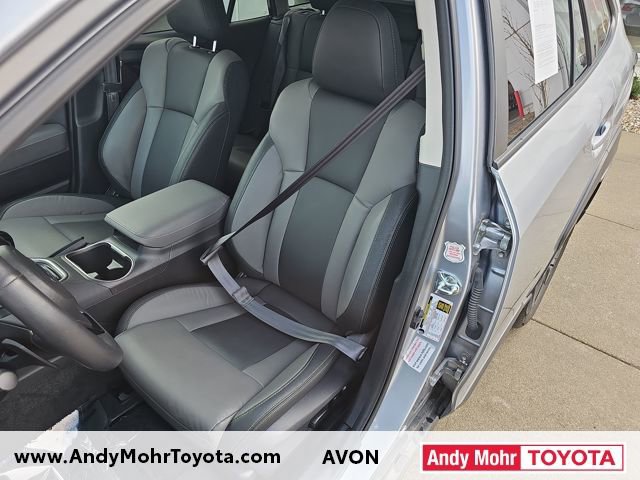 Used 2025 Subaru Outback Onyx Edition image 9