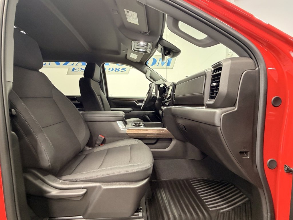 Used 2025 Chevrolet Silverado 2500 LT image 25