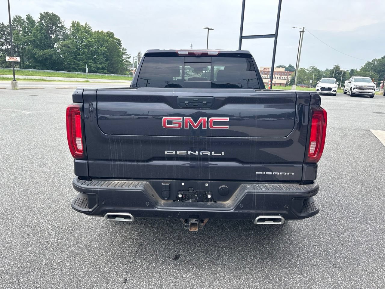 Used 2023 GMC Sierra 1500 Denali w/ Technology Package AWD/4WD image 6