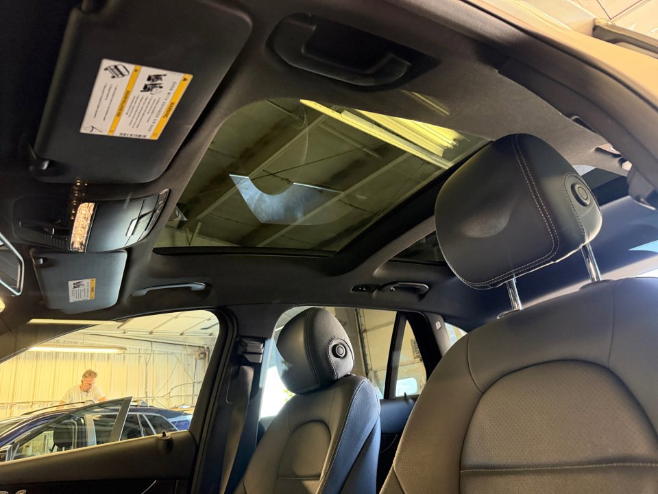 Used 2018 Mercedes-Benz GLC 300 4MATIC image 25
