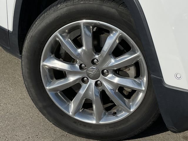 Used 2016 Jeep Cherokee Limited w/ Technology Group FWD image 9