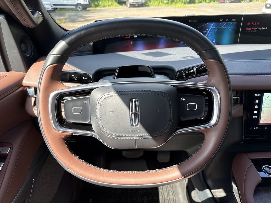 Used 2025 Lincoln Navigator L Reserve AWD/4WD image 14