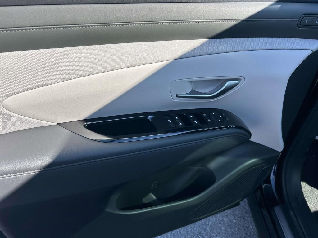 New 2026 Hyundai Tucson Limited FWD image 17