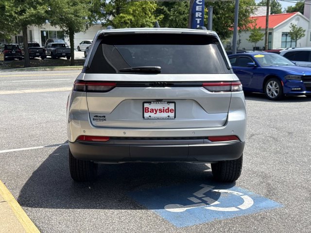 New 2026 Jeep Grand Cherokee Altitude AWD/4WD image 23