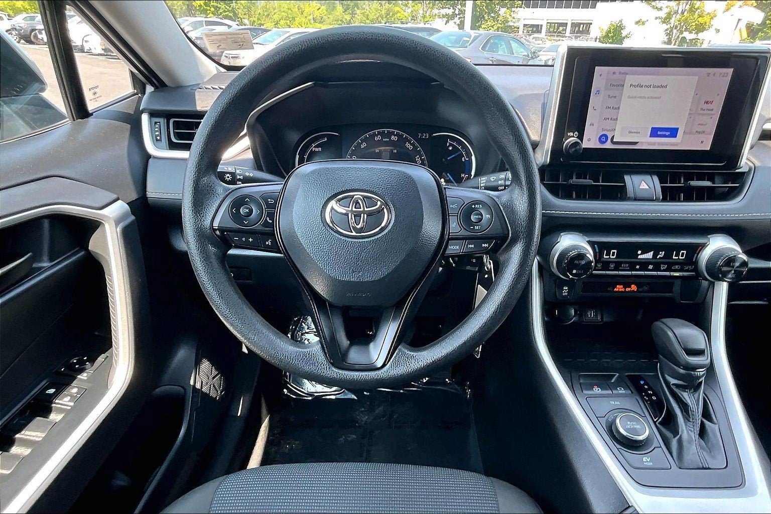 Used 2023 Toyota RAV4 LE AWD/4WD image 5