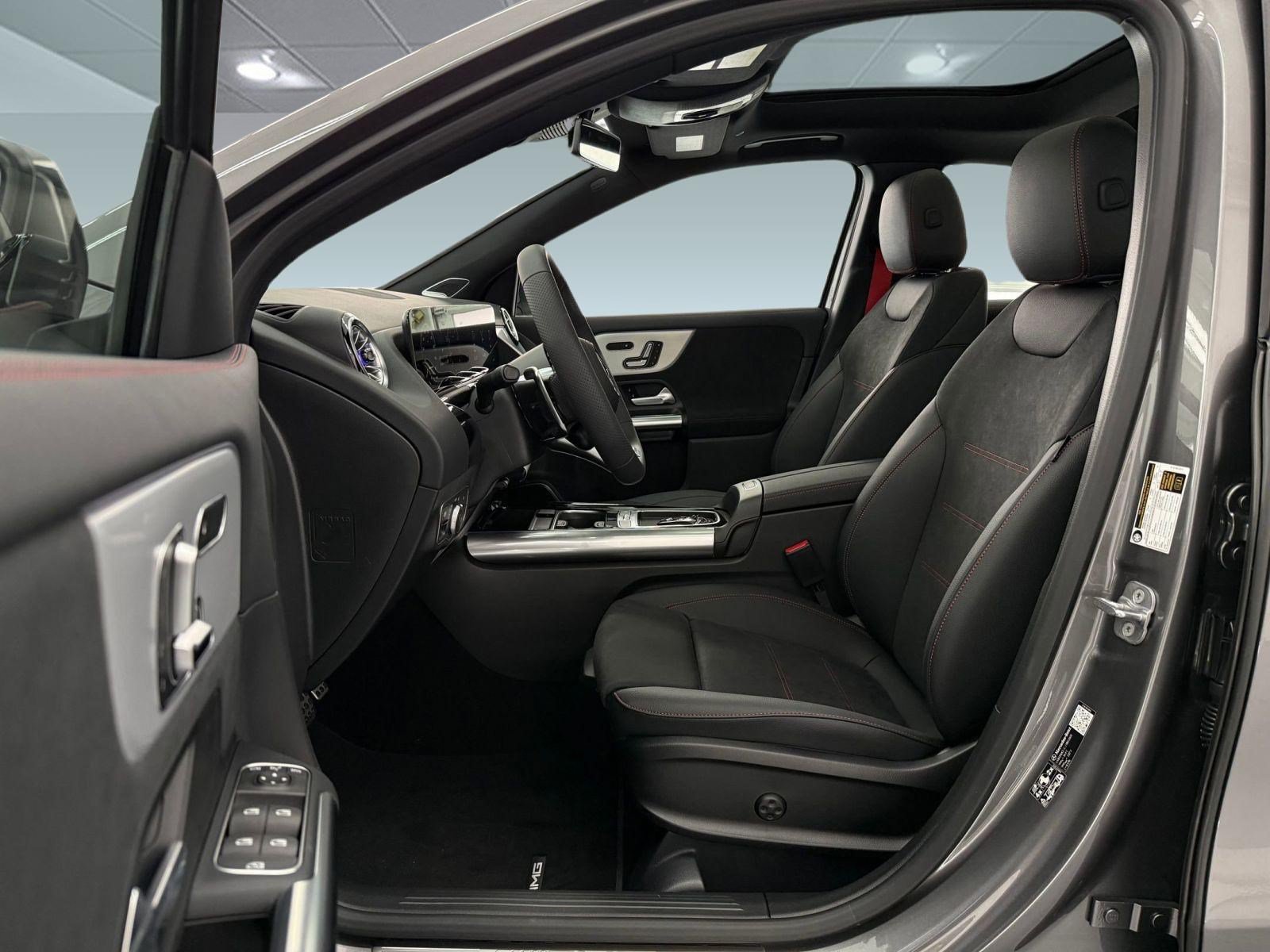 New 2026 Mercedes-Benz GLA 35 AMG 4MATIC image 5