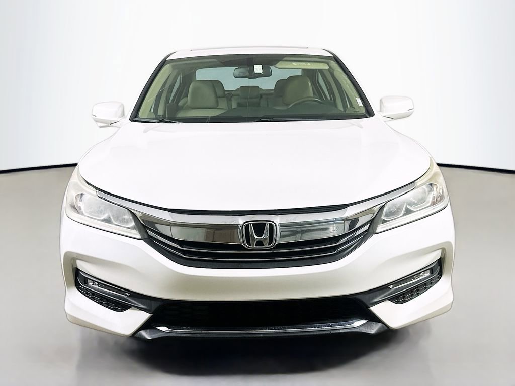 Used 2017 Honda Accord EX-L image 2