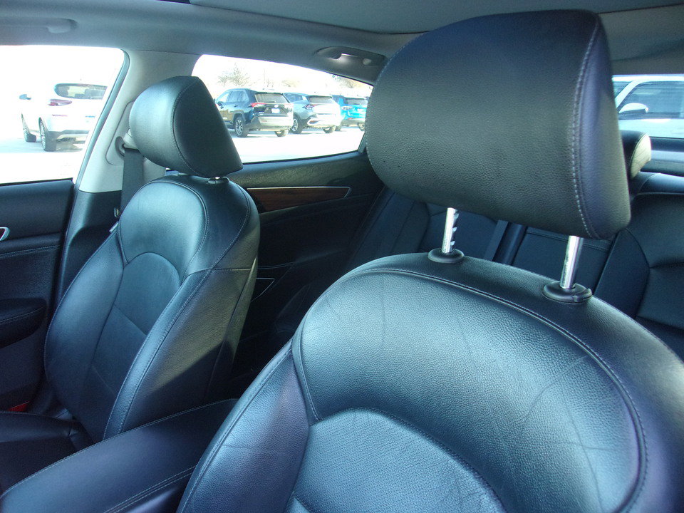 Used 2018 Kia Cadenza Technology image 9