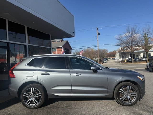 Used 2018 Volvo XC60 T6 Momentum w/ Convenience Package image 32
