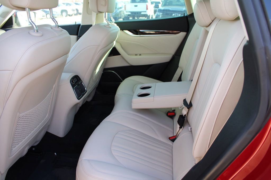 Used 2020 Maserati Levante S GranLusso image 26