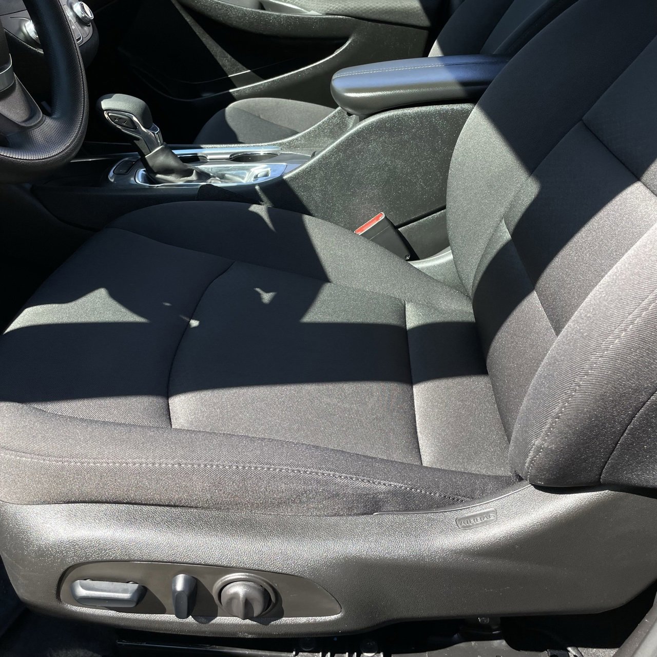 Used 2024 Chevrolet Malibu LT image 23