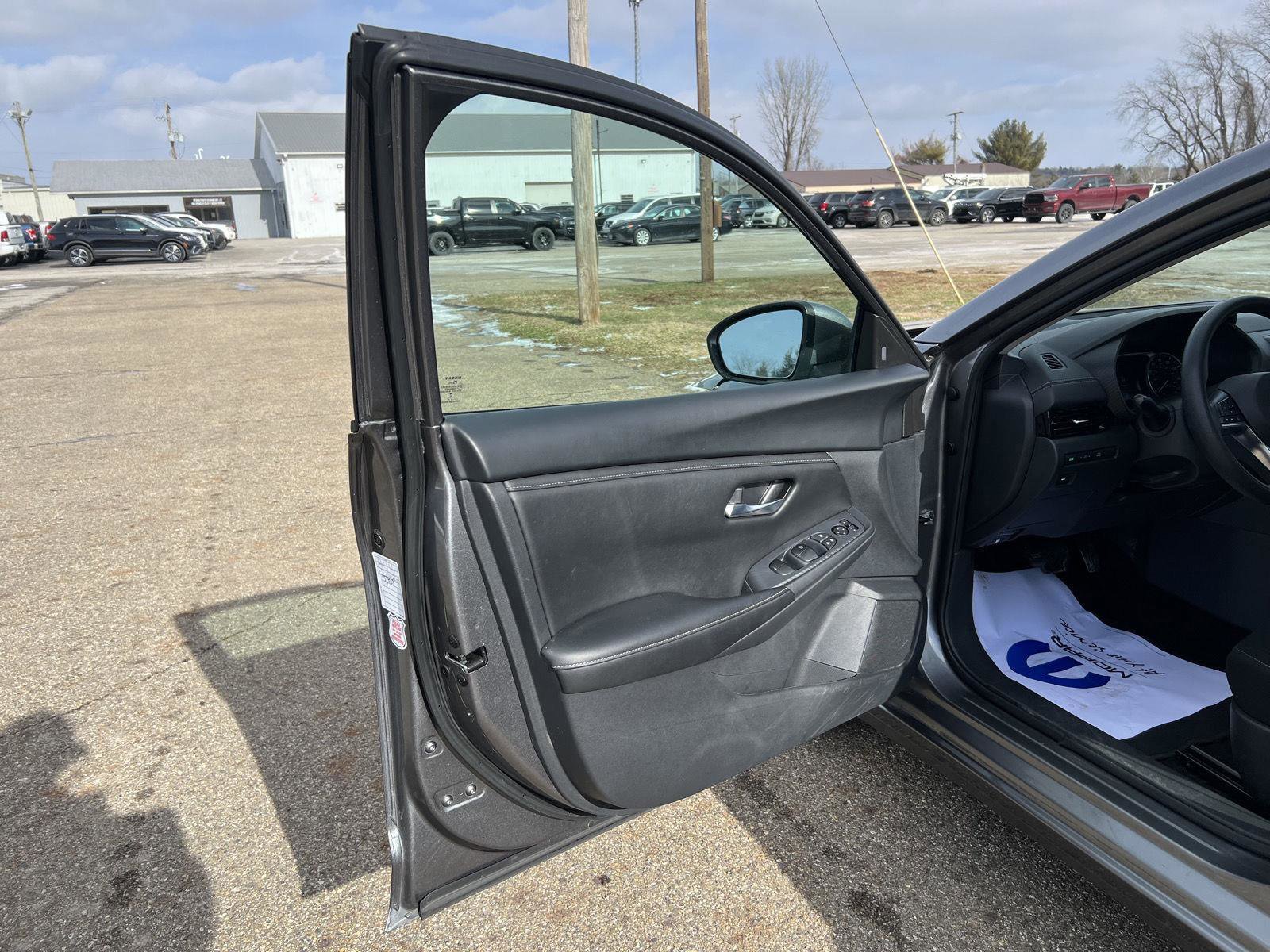 Used 2024 Nissan Sentra SV image 11