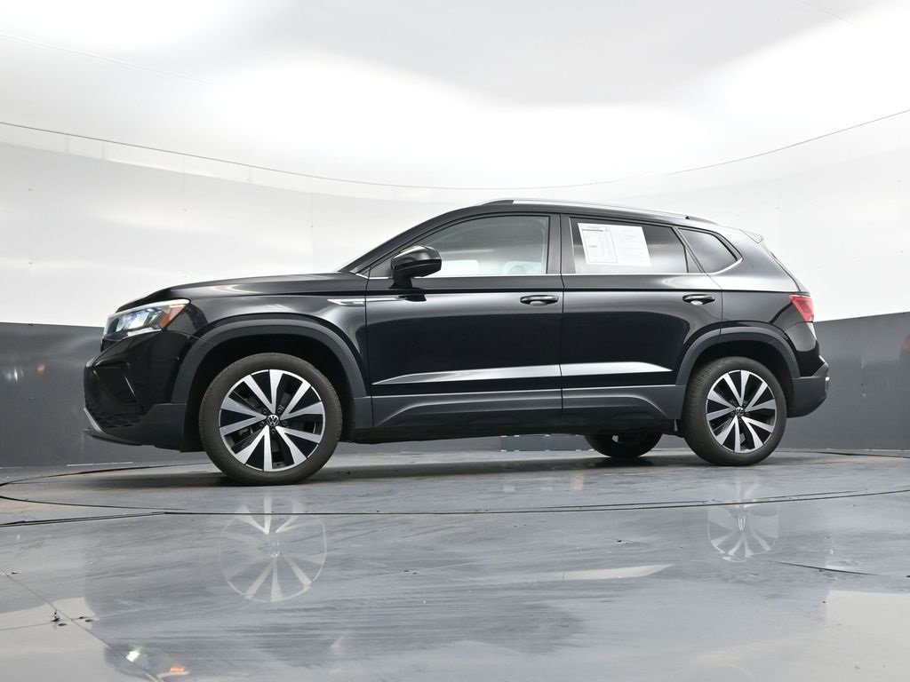 Used 2024 Volkswagen Taos SE image 42