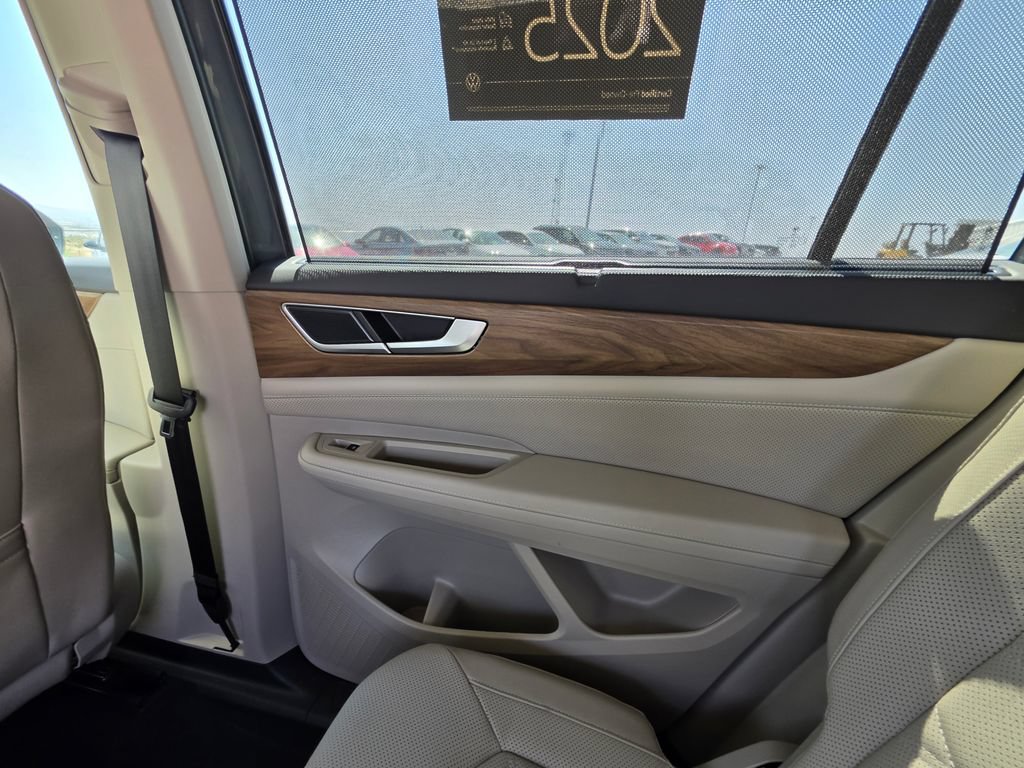 Certified 2025 Volkswagen Atlas SE FWD image 16