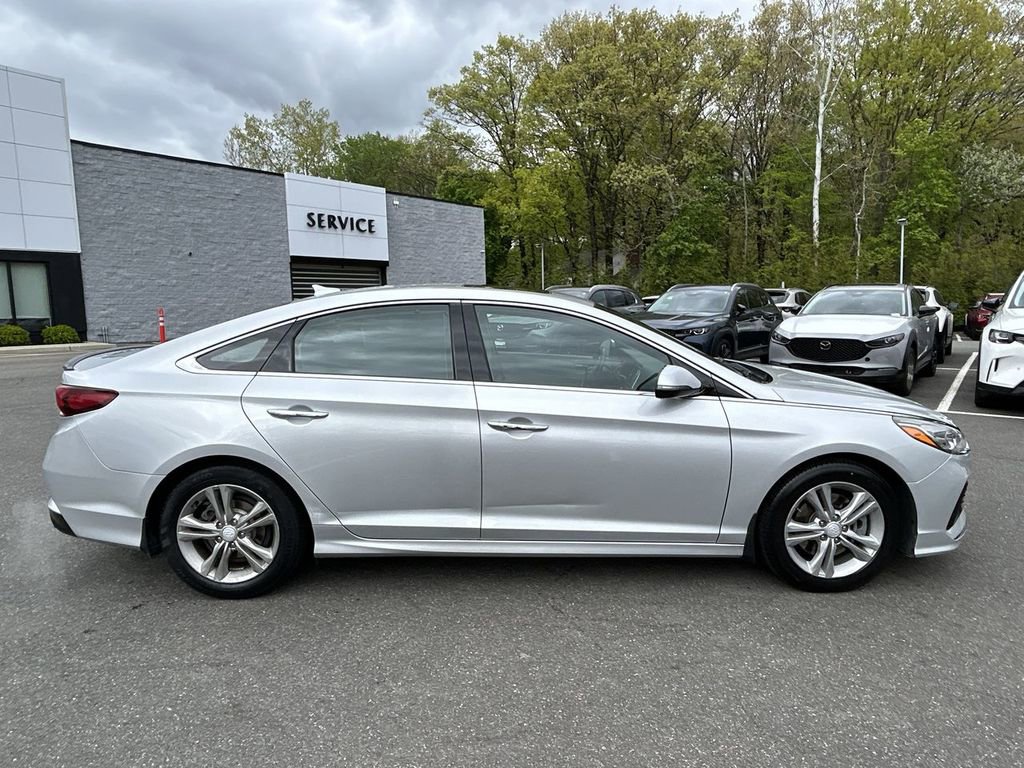 Used 2018 Hyundai Sonata Limited w/ Limited Ultimate Package 03 FWD image 9
