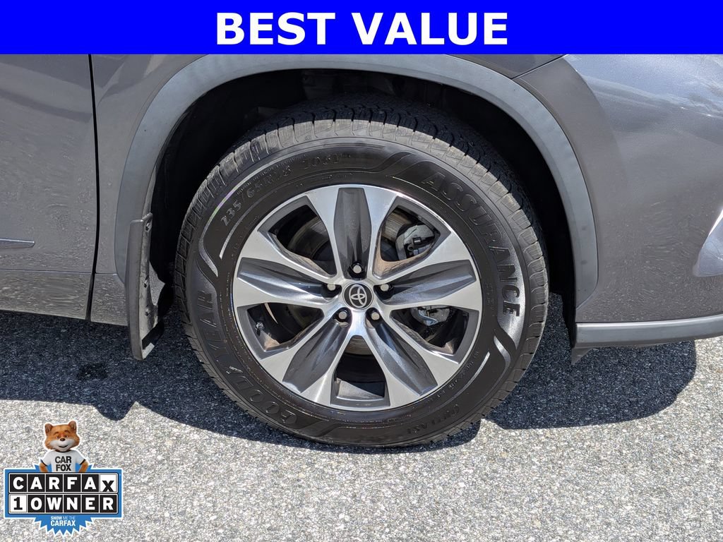 Used 2023 Toyota Highlander XLE FWD image 11