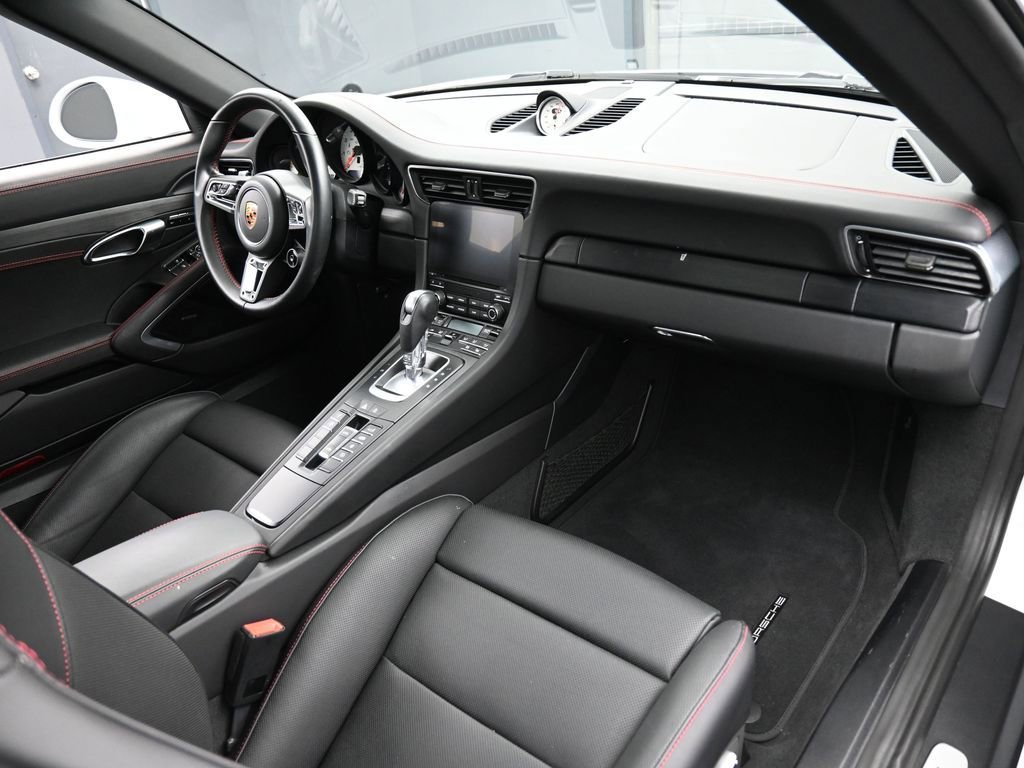 Certified 2019 Porsche 911 Targa 4 GTS image 31