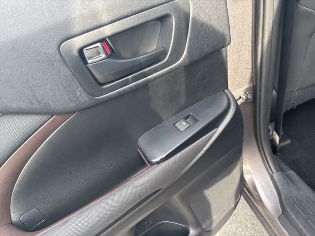 Used 2019 Toyota Highlander LE image 19