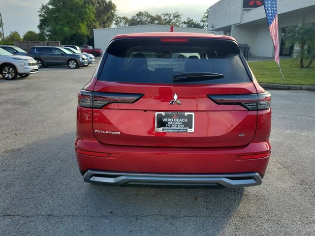 New 2025 Mitsubishi Outlander SE image 5