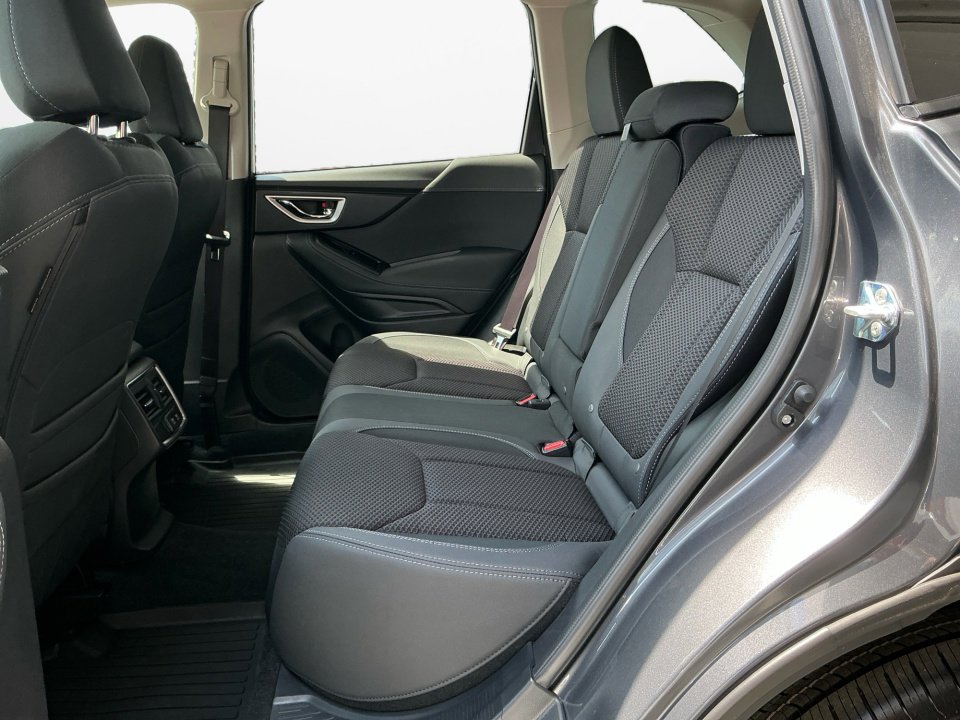 Used 2024 Subaru Forester Premium image 16
