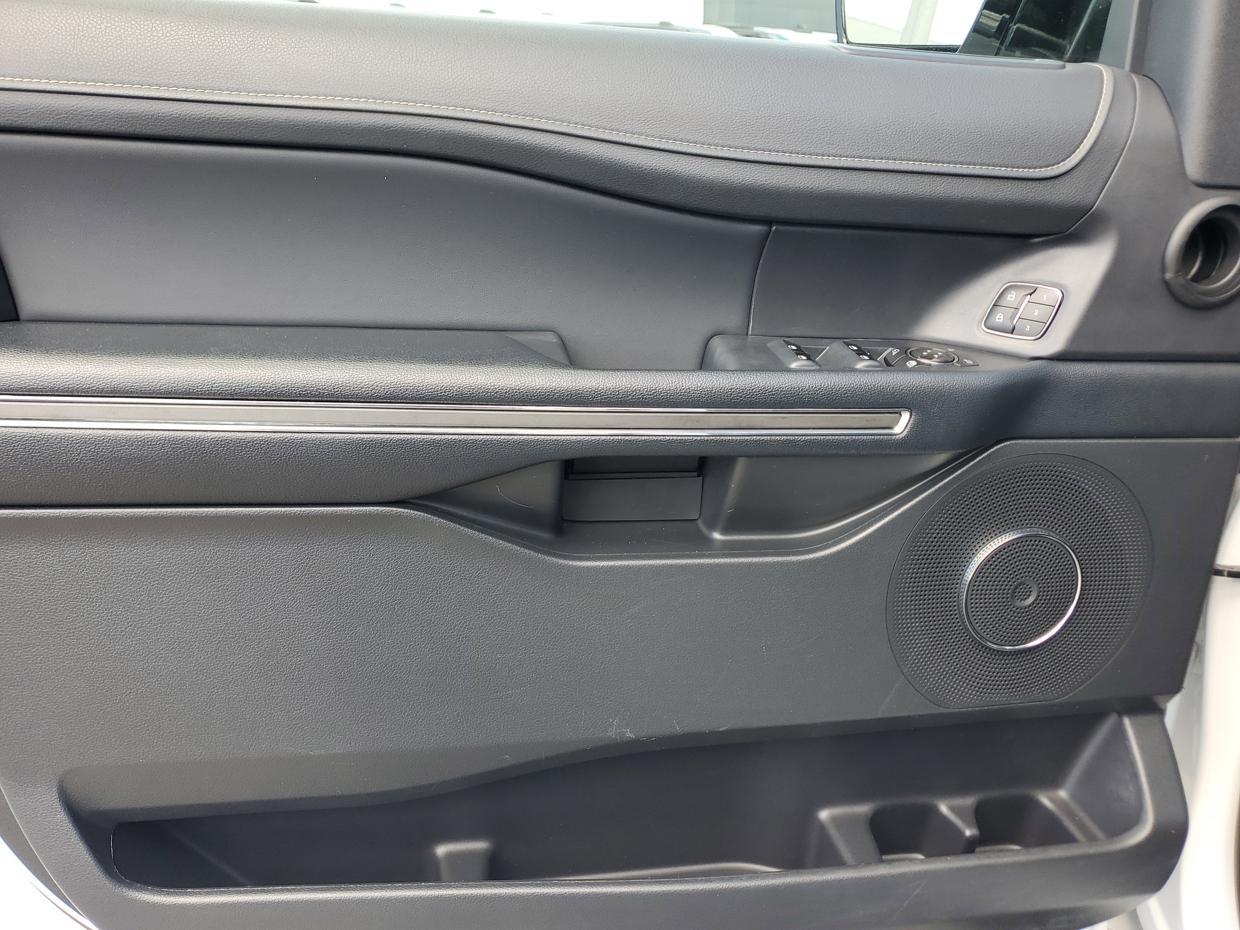 Used 2022 Ford Expedition XLT RWD image 25