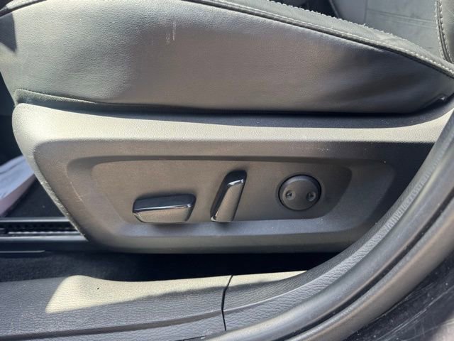 Used 2025 Mitsubishi Outlander SE image 10