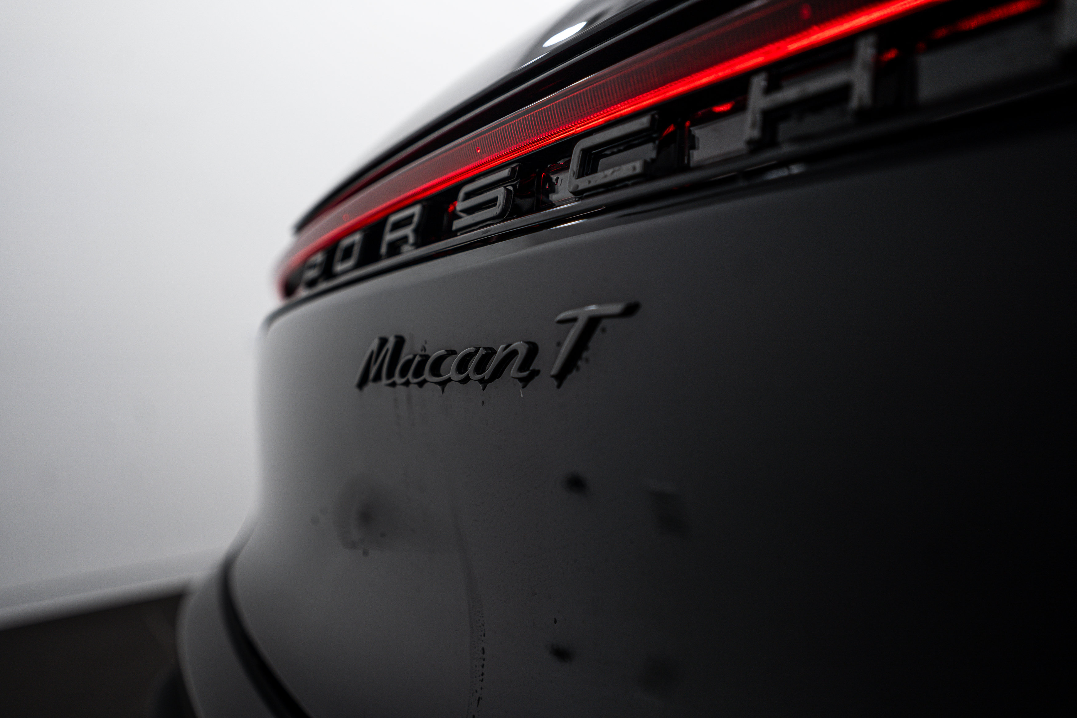 Certified 2026 Porsche Macan Turbo AWD/4WD image 28